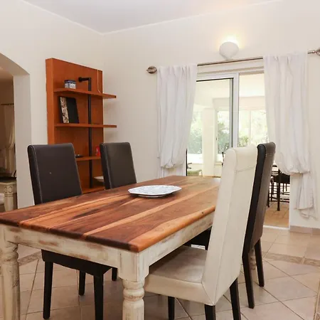 Golfinho In Alvor With 5 Bedrooms فيلة *
