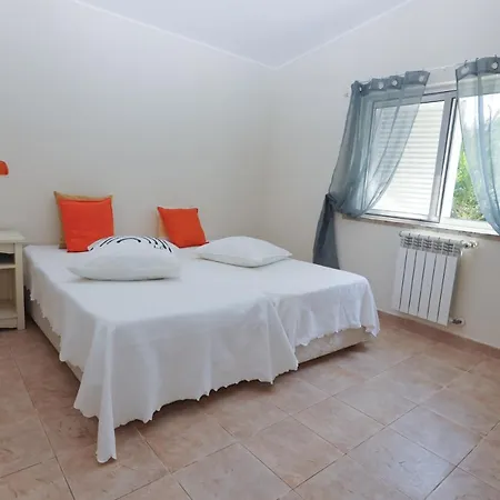 Golfinho In Alvor With 5 Bedrooms Portimao