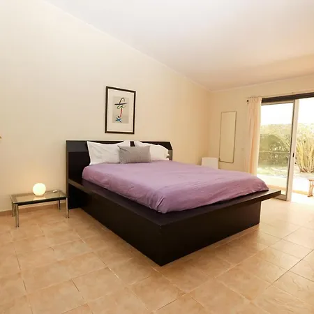 Golfinho In Alvor With 5 Bedrooms ヴィラ